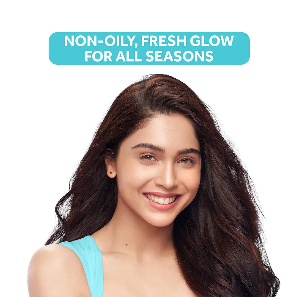 Pond's Ponds Light Moisturiser Non-Oily Fresh Feel With Vitamin E + Glycerine