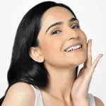 Mamaearth Glow Serum Foundation Mini Tube view 6